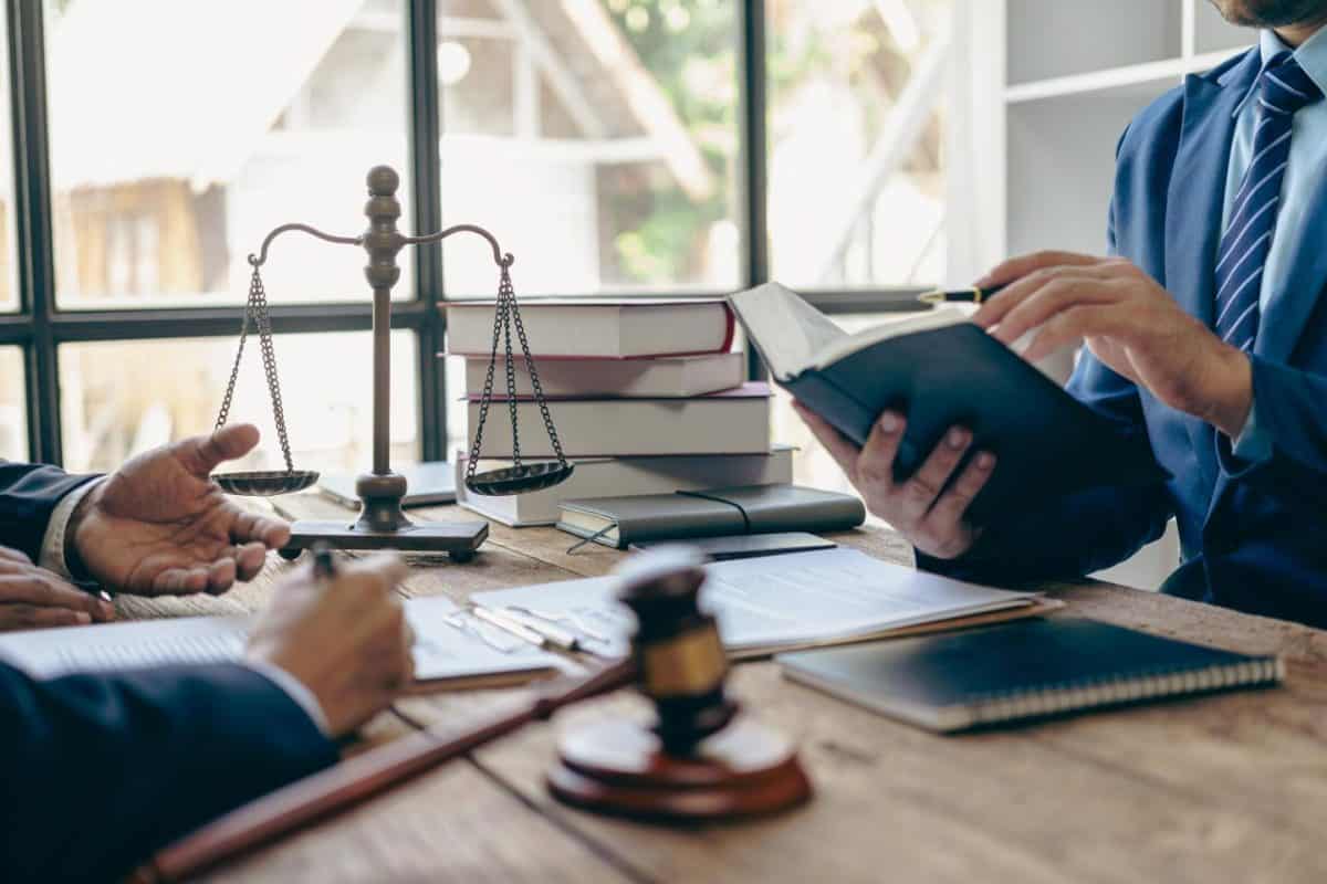 Procediment legal immobiliari amb advocat especialitzat en dret immobiliari a Torra Advocats.